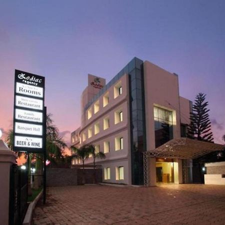 קולאם Hotel Zodiac Regency מראה חיצוני תמונה