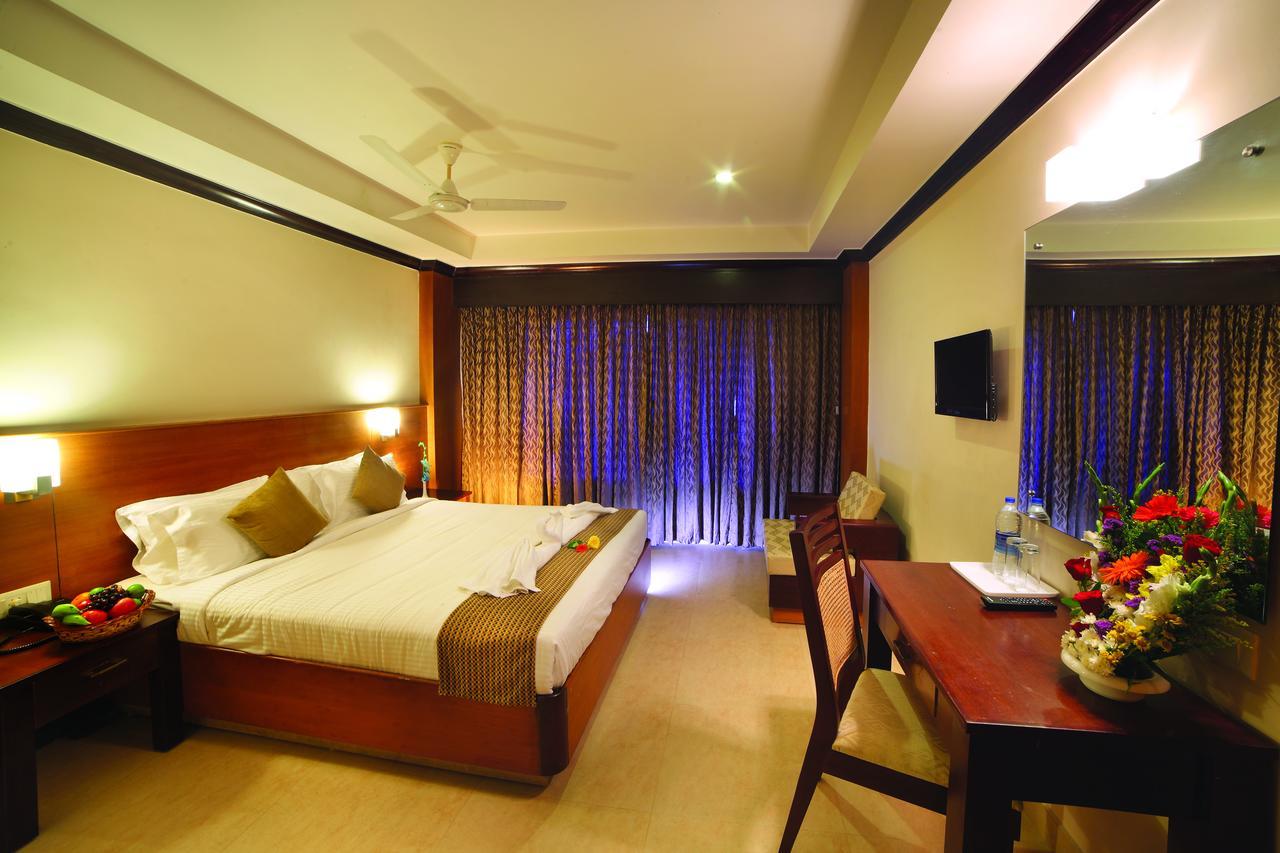 קולאם Hotel Zodiac Regency מראה חיצוני תמונה