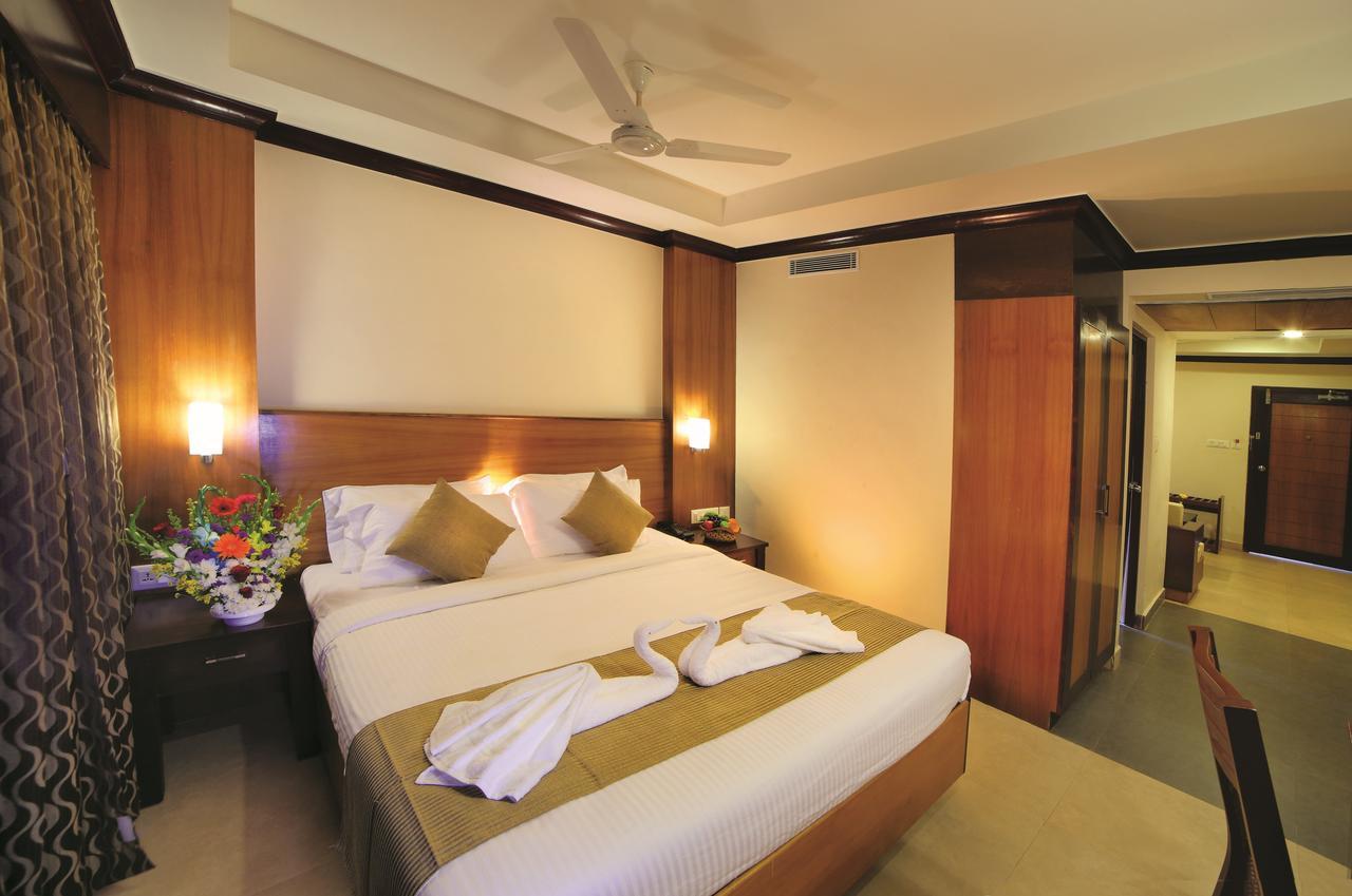 קולאם Hotel Zodiac Regency מראה חיצוני תמונה