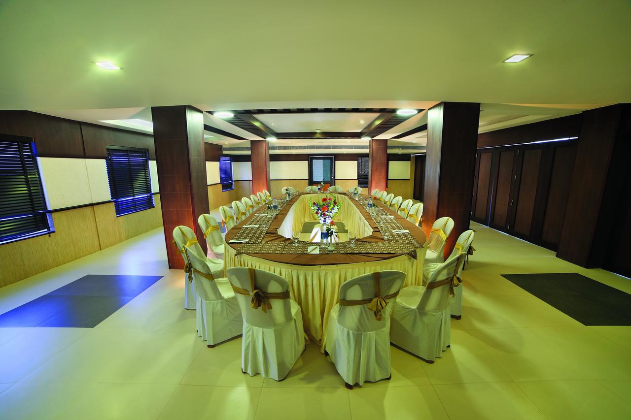 קולאם Hotel Zodiac Regency מראה חיצוני תמונה