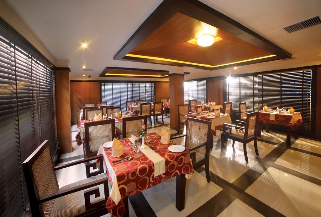קולאם Hotel Zodiac Regency מראה חיצוני תמונה